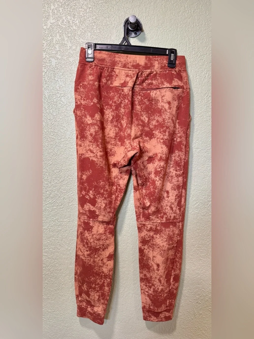 Lululemon Rust and Peach Tie-Dye Joggers Size Small